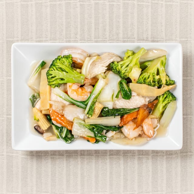 Long Foung Gai Kew/ Chicken & Shrimp with Chinese Vegetables.